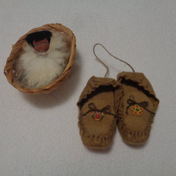 NATIVE STYLED DOLL IN SM BASKET & YOUNG MOCASSINS ORNAMENT LOT - Picture 2 of 12